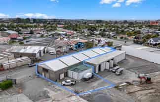 Cheap warehouse and yard 