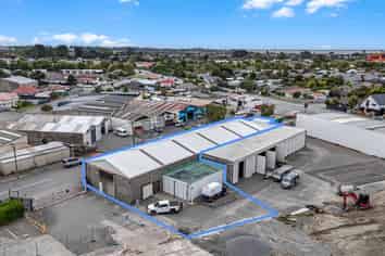 Cheap warehouse and yard 