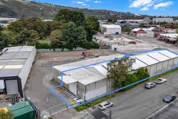 Cheap warehouse and yard 