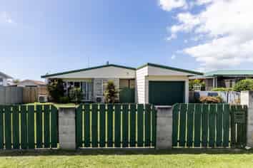 808 Ferguson Street, Akina