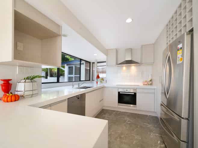 8 Eleanor Place, Blockhouse Bay