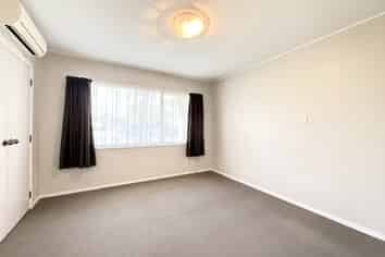 2 Isola Place, Manukau