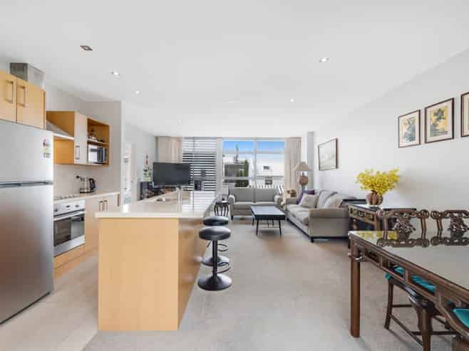 1G/1C Queen Mary Avenue, Epsom