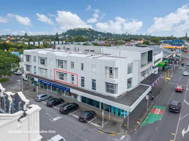 1G/1C Queen Mary Avenue, Epsom