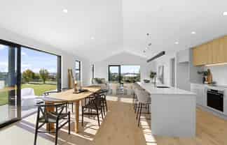 14 Village Green Drive, Huntingdon