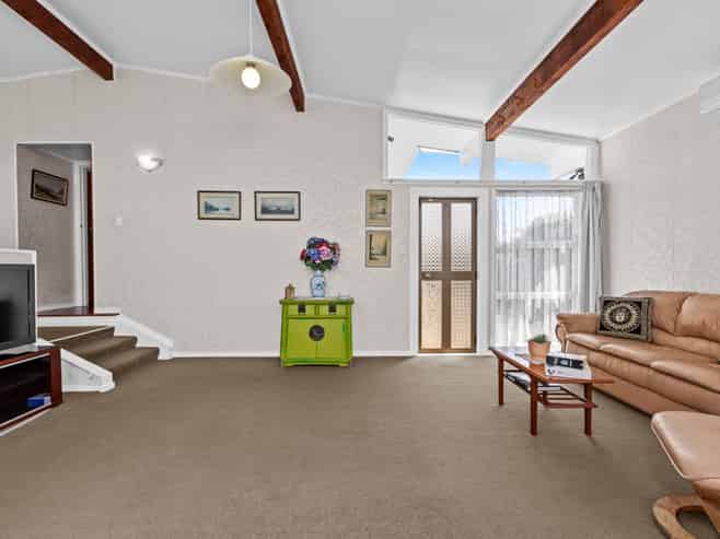 5 Hatton Road, Orewa