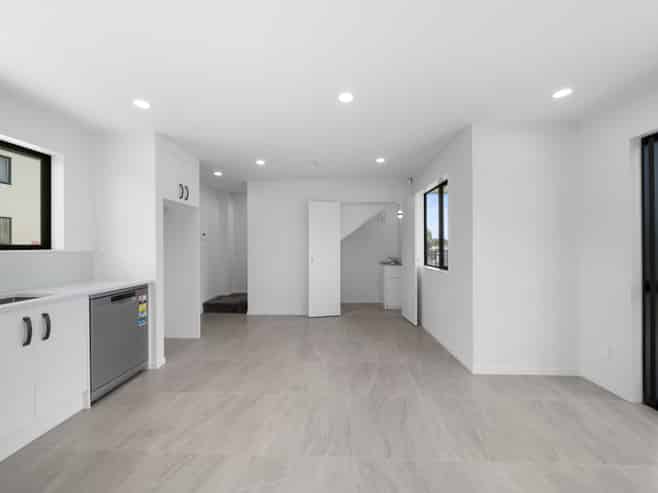 1/107 Porchester Road, Papakura