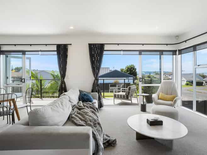 15 Halyard Place, Te Atatu Peninsula