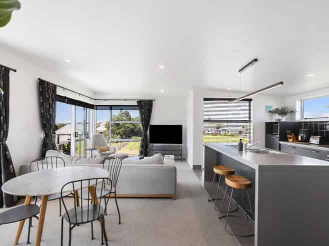 15 Halyard Place, Te Atatu Peninsula