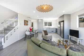 83B  Queenstown Road, Onehunga