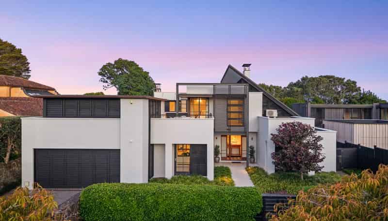 8 Shipherds Avenue, Epsom