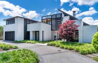 8 Shipherds Avenue, Epsom