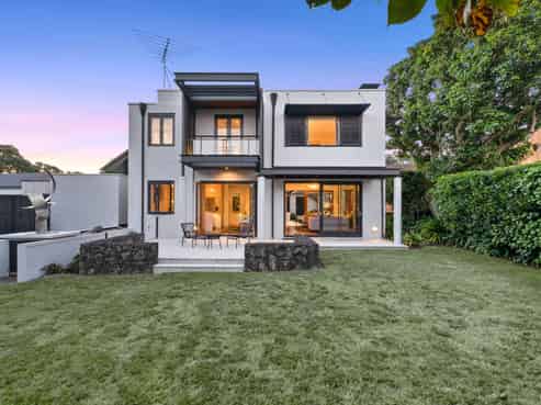 8 Shipherds Avenue, Epsom