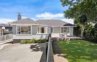 7 Tiroroa Avenue, Te Atatu South