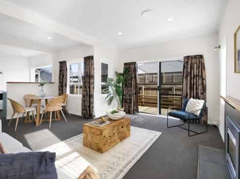 33 Upjohn Street, Brooklands