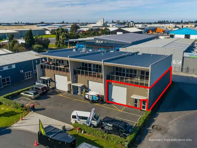 Industrial warehouse in prime location