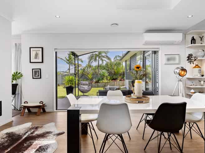 1154A East Coast Road, Albany