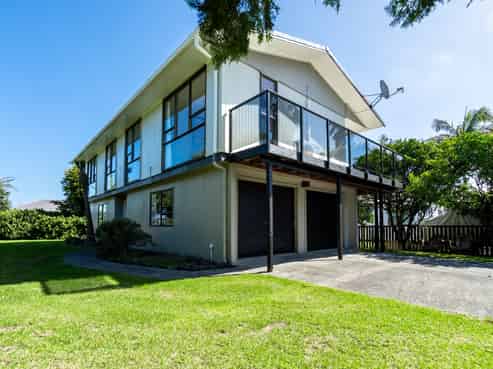 1 Shearwater Street, One Tree Point