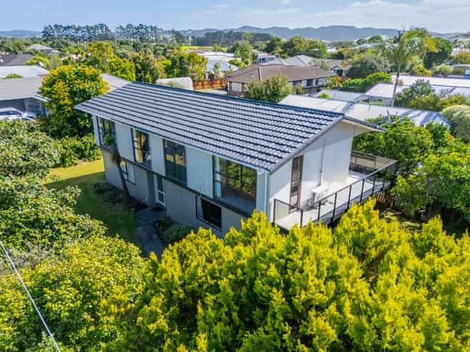 1 Shearwater Street, One Tree Point