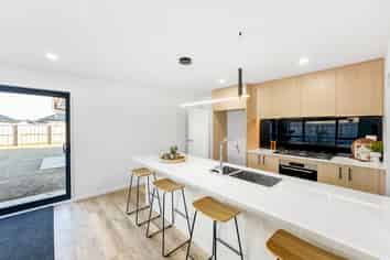 2 Pitchford Lane, Rolleston