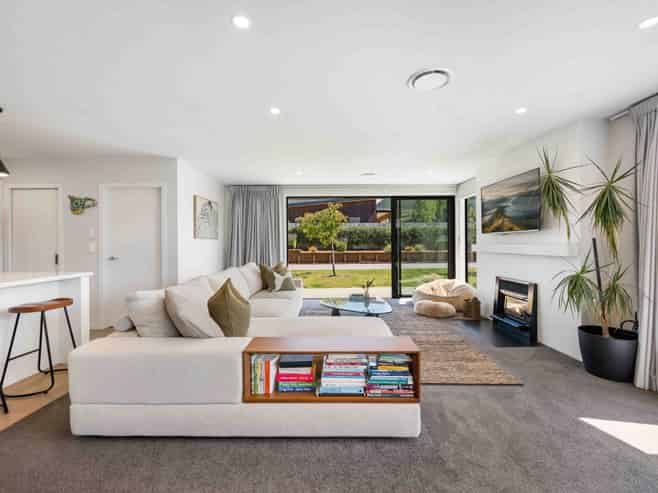 15 Pennycook Place, Lake Hawea