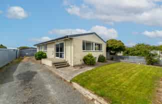 35 Arundel Crescent, Strathern