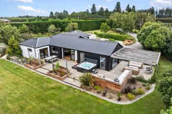 1682 Clintons Road, DARFIELD