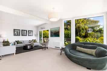 5 Lethenty Way, Karori