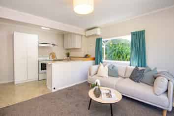 2/32 Eskdale Road, Papakowhai