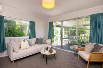 2/32 Eskdale Road, Papakowhai