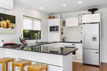 8A Chad Street, Rainbow Point