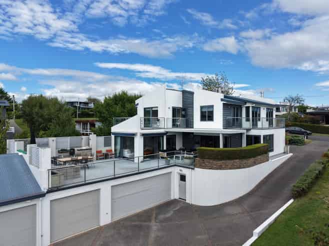 8A Chad Street, Rainbow Point