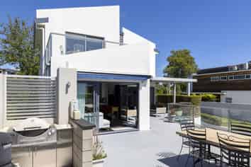 8A Chad Street, Rainbow Point