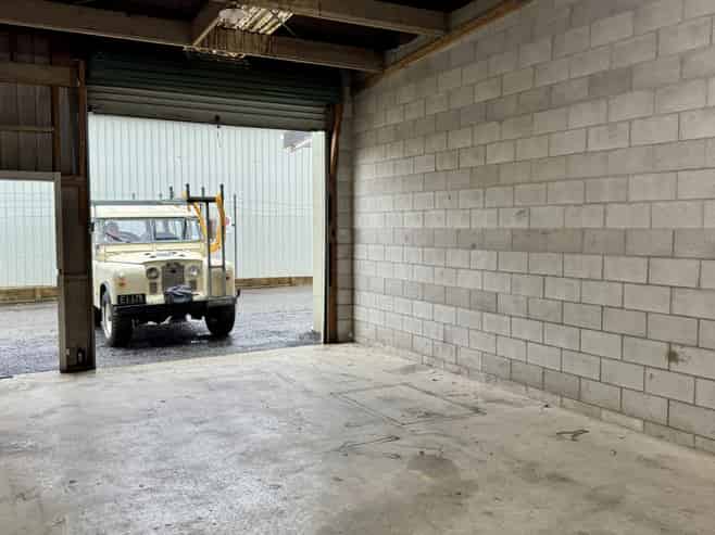 Workshop or storage unit off Fraser Street