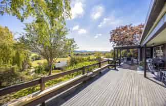 1624 Cust Road, Cust