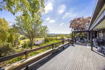 1624 Cust Road, Cust