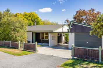 1624 Cust Road, Cust