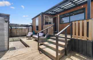 30 Pioneer Road, Moturoa