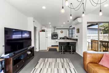 30 Pioneer Road, Moturoa