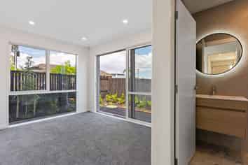 1-8/3 Corrella Road, Belmont