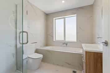 1-8/3 Corrella Road, Belmont