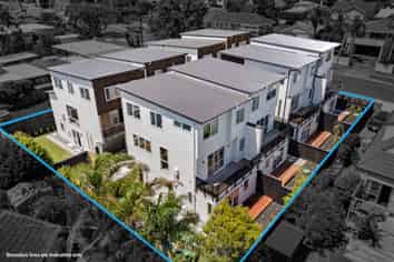 1-8/3 Corrella Road, Belmont