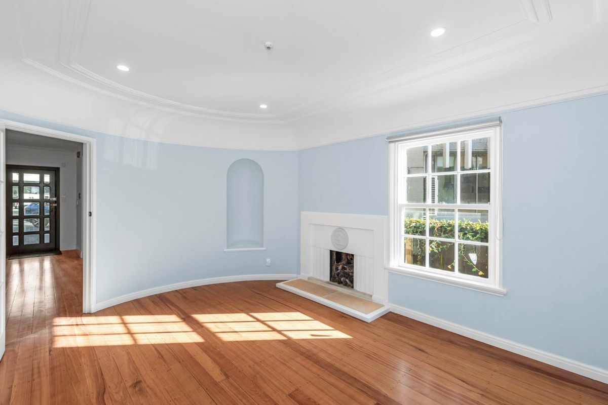 BEAUTIFUL RENOVATED SPACE IN THE CITY – pohled 5