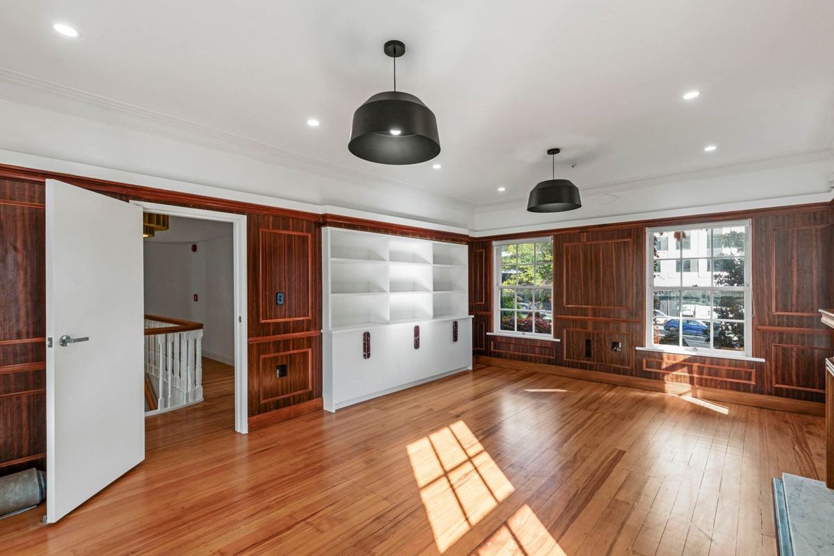 BEAUTIFUL RENOVATED SPACE IN THE CITY – pohled 6