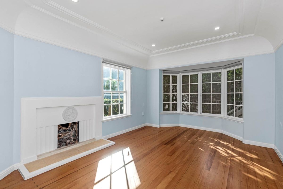 BEAUTIFUL RENOVATED SPACE IN THE CITY – pohled 4