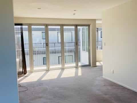 22F Packe Street, Edgeware