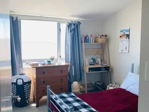 22D Packe Street, Edgeware