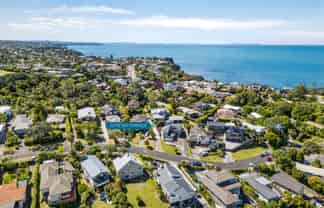 20 Peter Terrace, Castor Bay