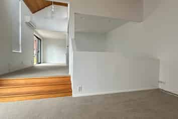 5b Himalaya Crescent, Lynfield