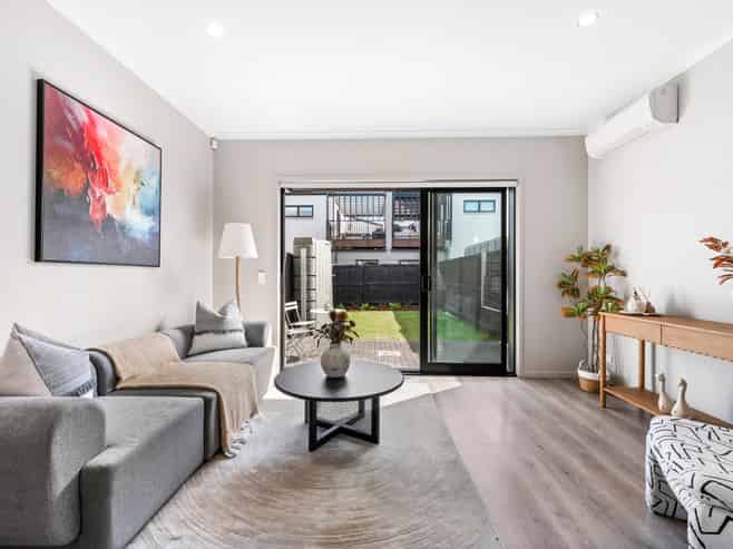 5 Kerewhenua Crescent, Hobsonville